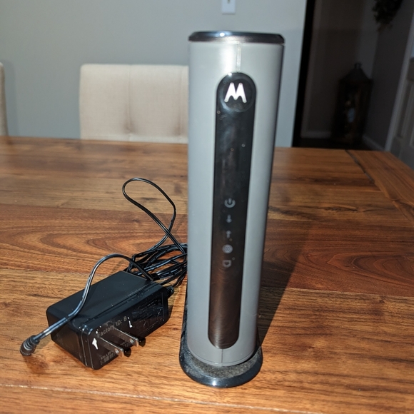 Motorola Mb8600 Docsis 3.1 Cable Modem - Picture 1 of 4